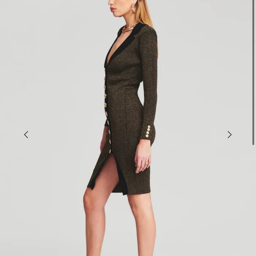 CASSIDY DRESS
Retrofête   Elegant Black and Gold Button-Down Dress - Picture 3 of 7